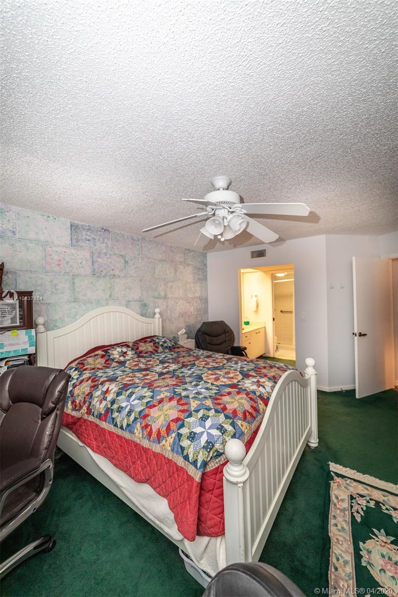 KEY GATE CONDO NO FIVE - Residential