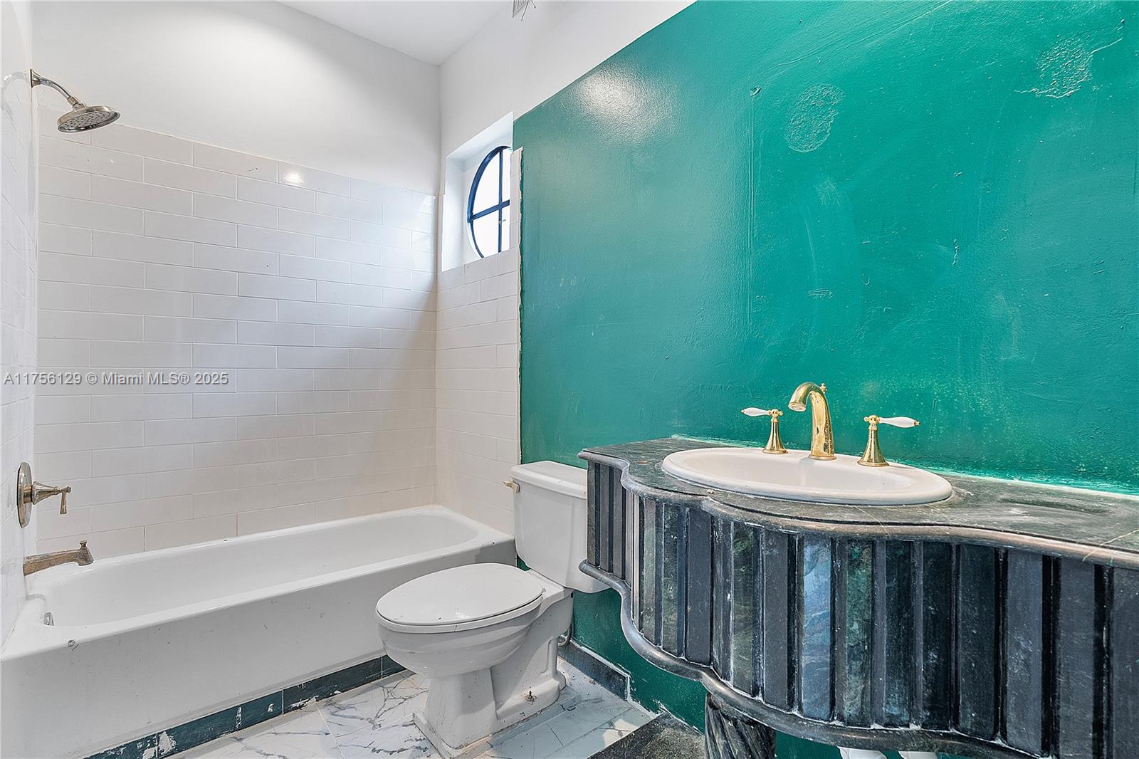 MARINA COVE AT HARBOR VIL - Residential