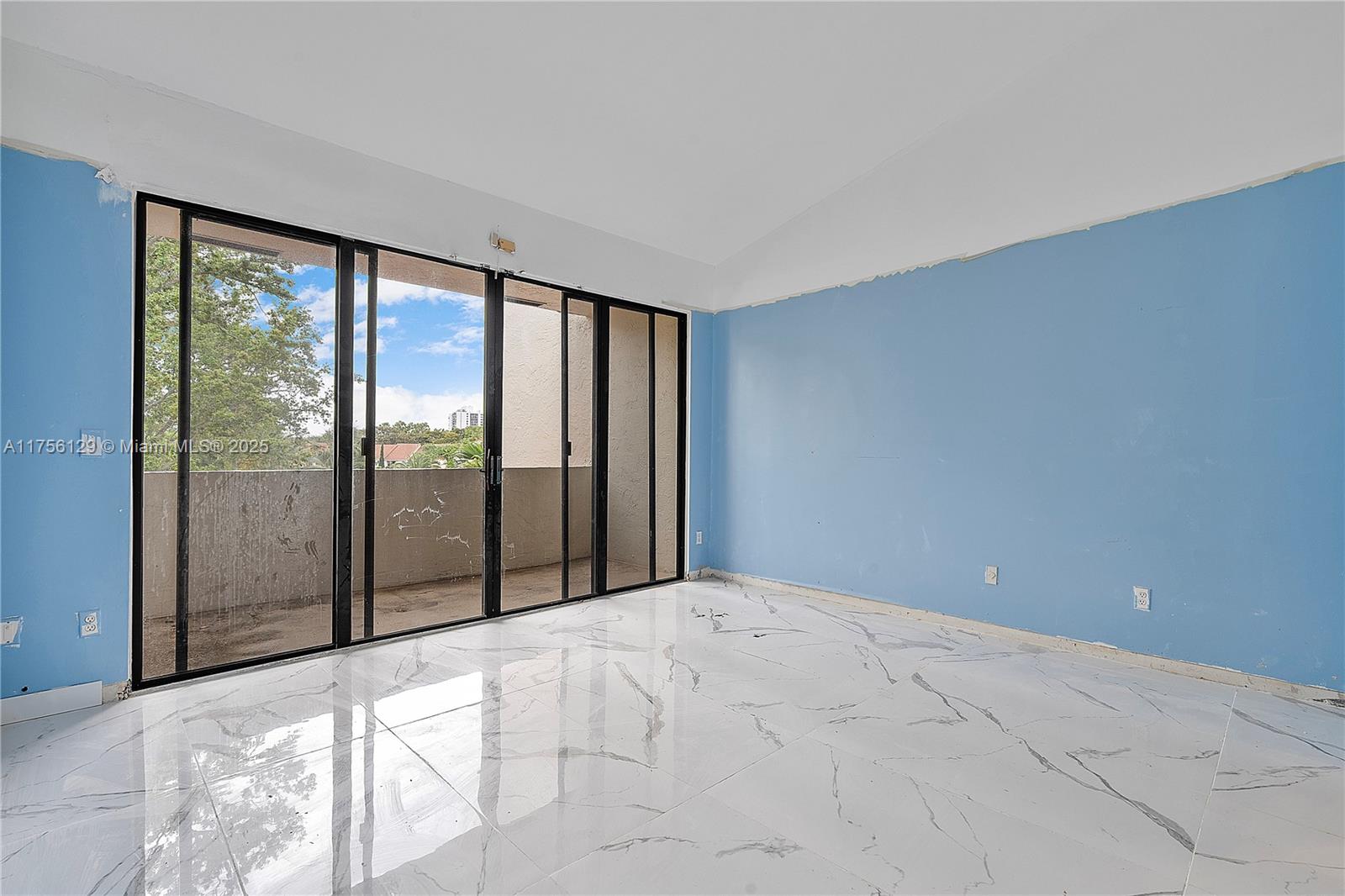 MARINA COVE AT HARBOR VIL - Residential