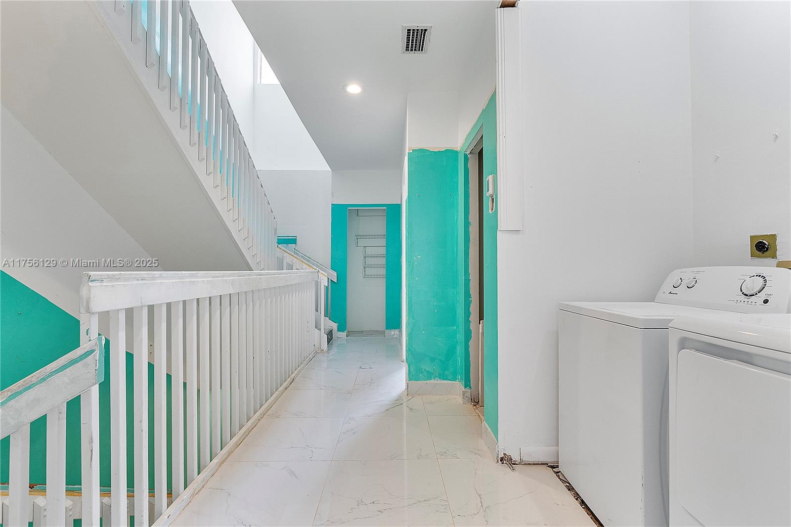 MARINA COVE AT HARBOR VIL - Residential