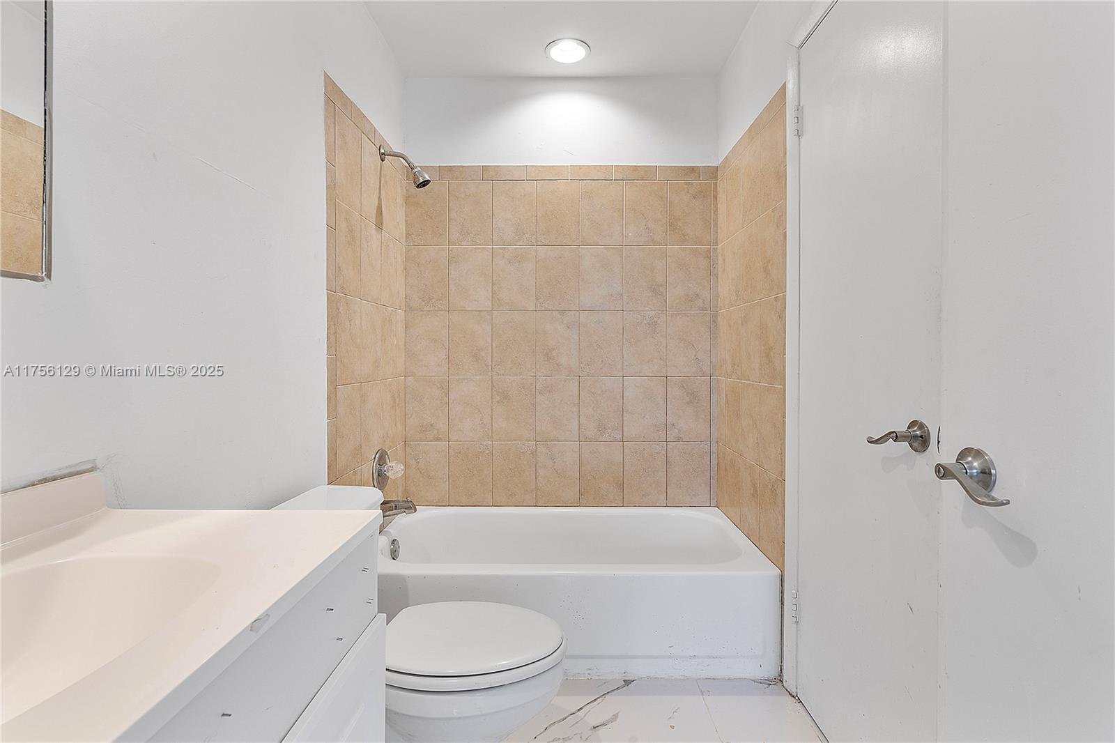 MARINA COVE AT HARBOR VIL - Residential