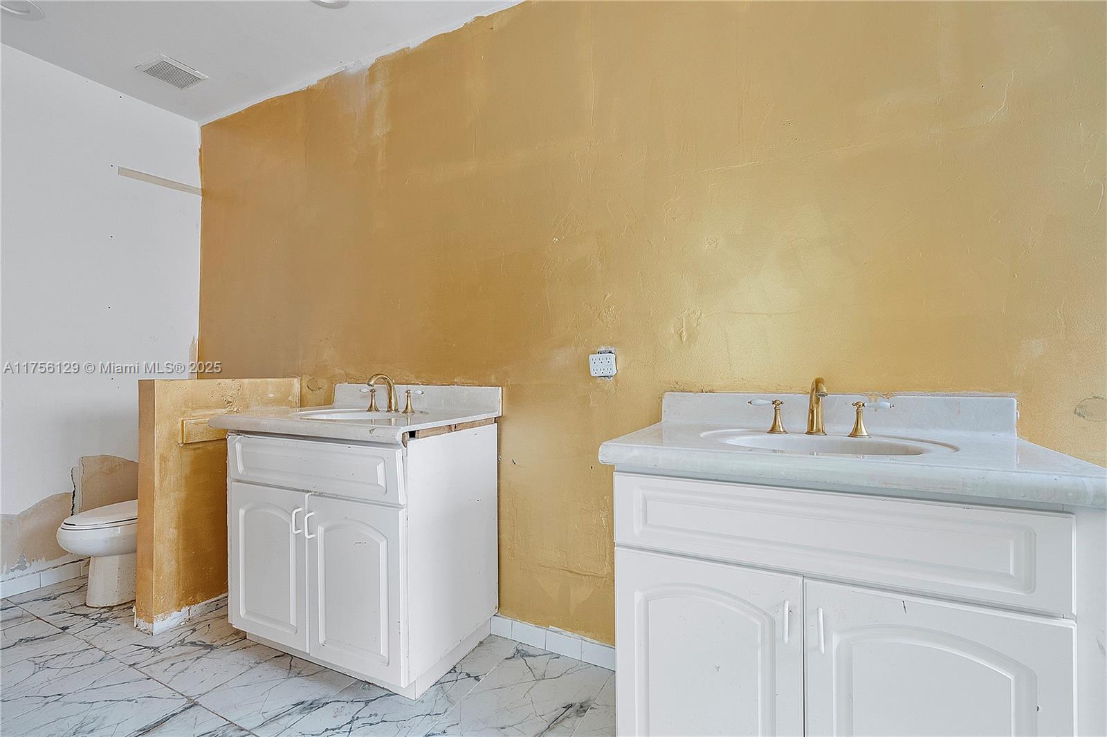 MARINA COVE AT HARBOR VIL - Residential