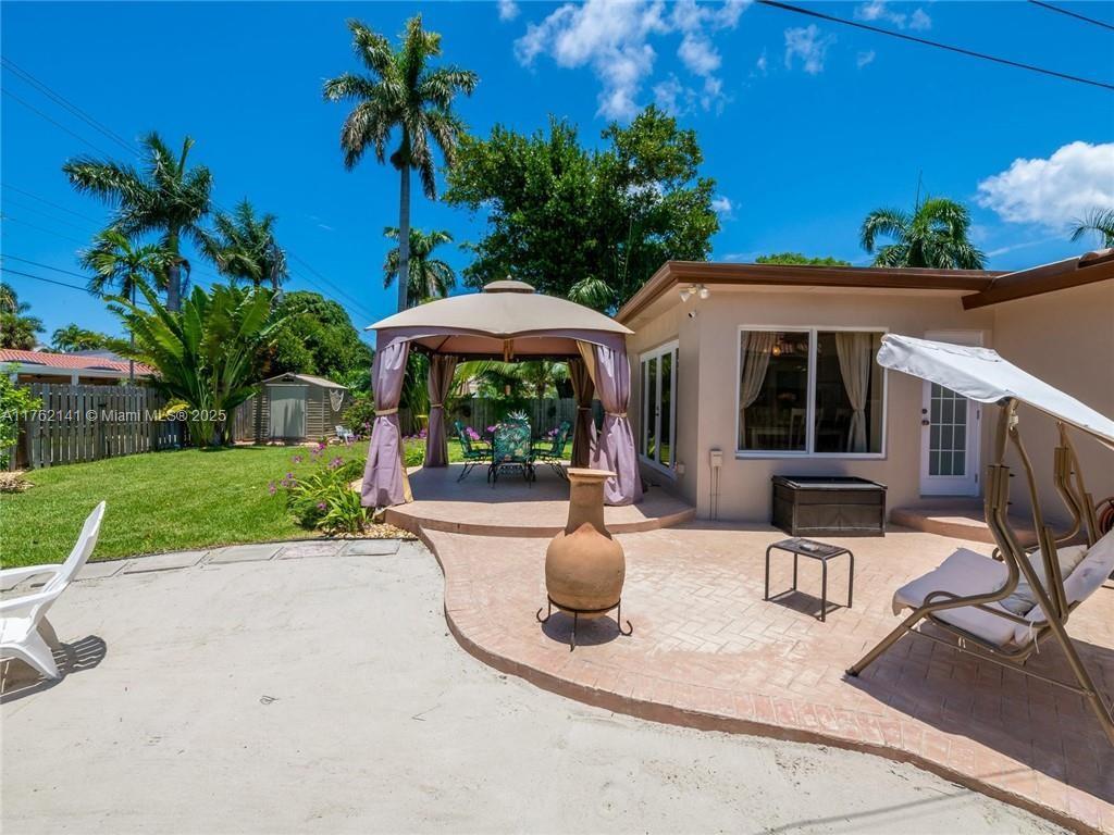 HOLLYWOOD LAKES SECTION - Residential