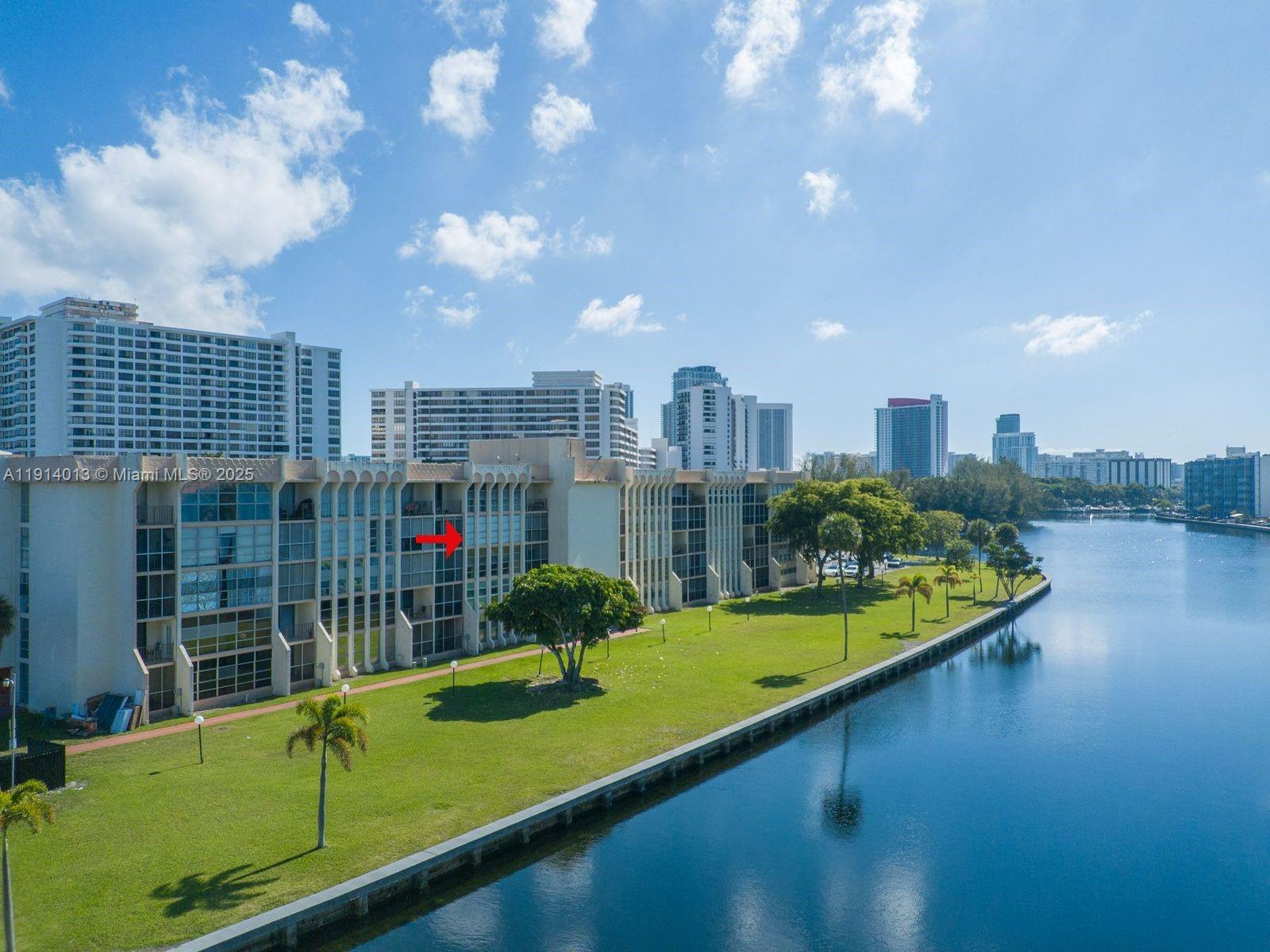 601 Three Islands Blvd 404