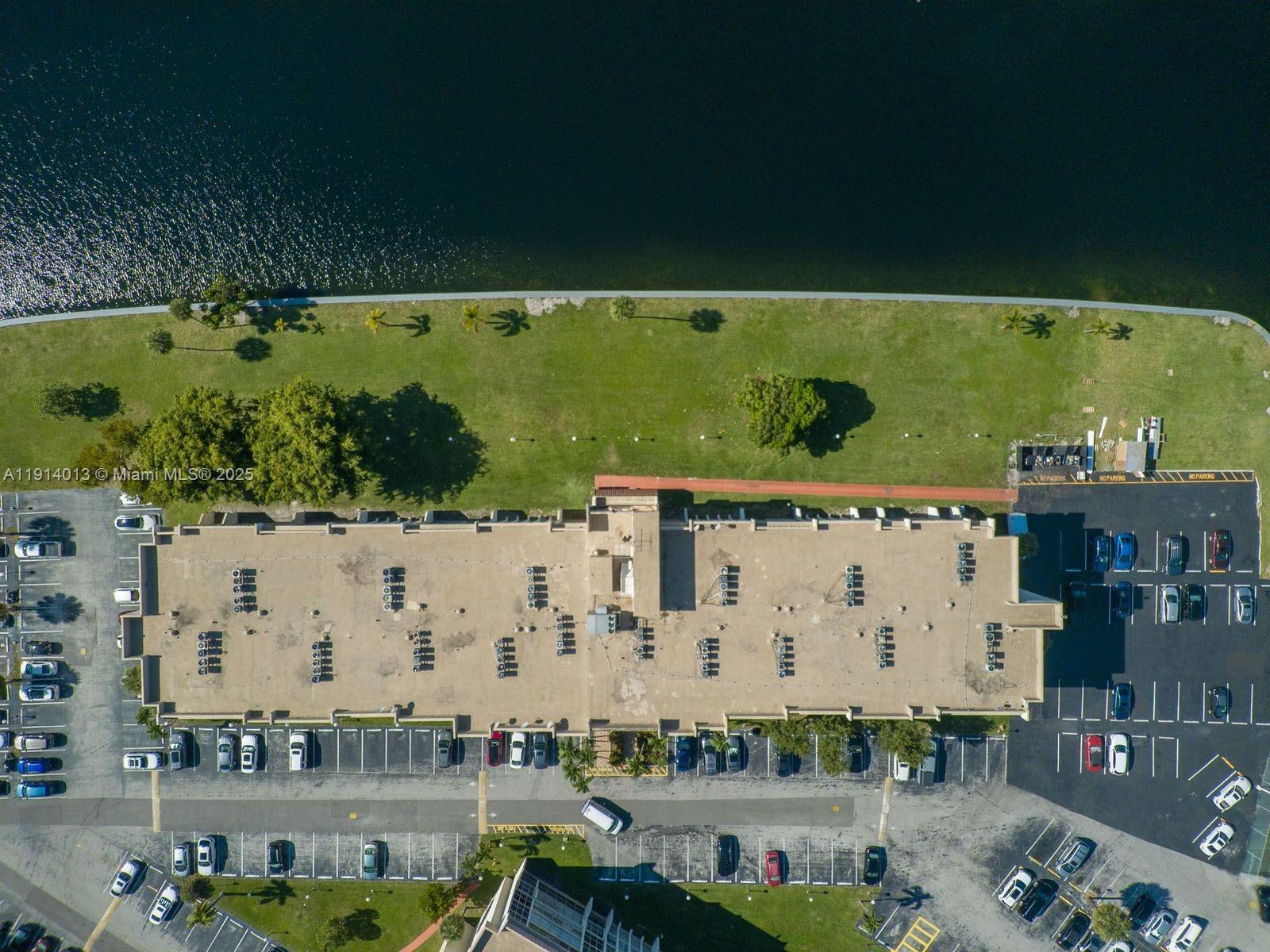 601 Three Islands Blvd 404