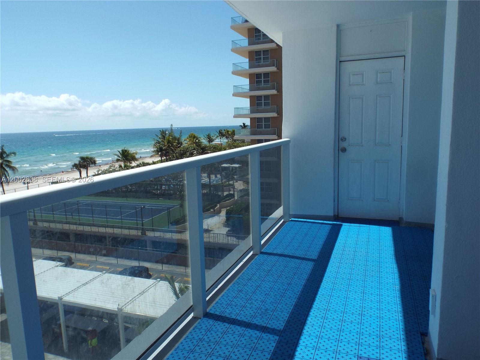 LA MER ESTATES SOUTH COND - Residential