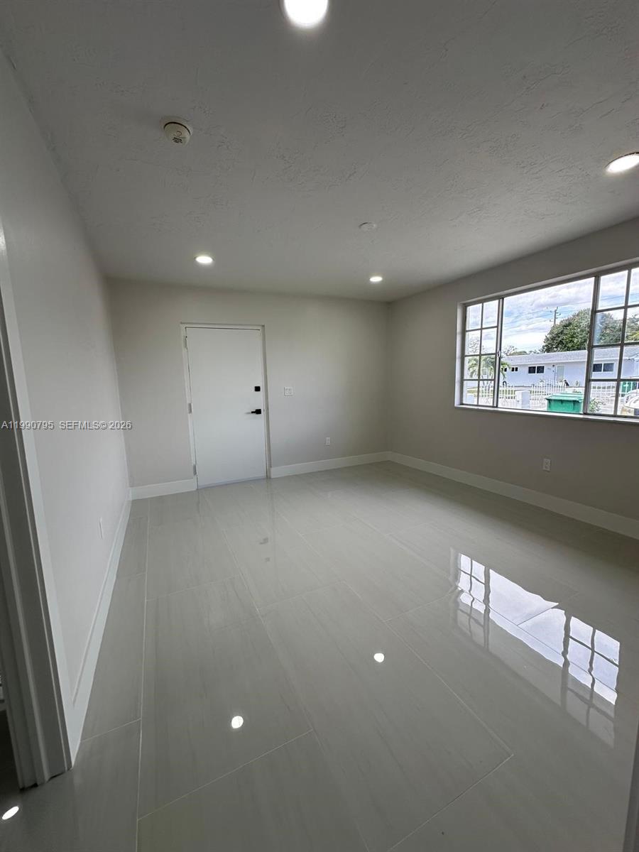 CAROL CITY - Residential