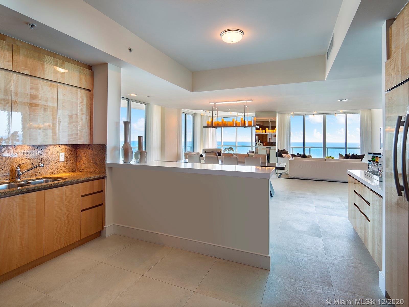 CONTINUUM NORTH TOWER - Residential