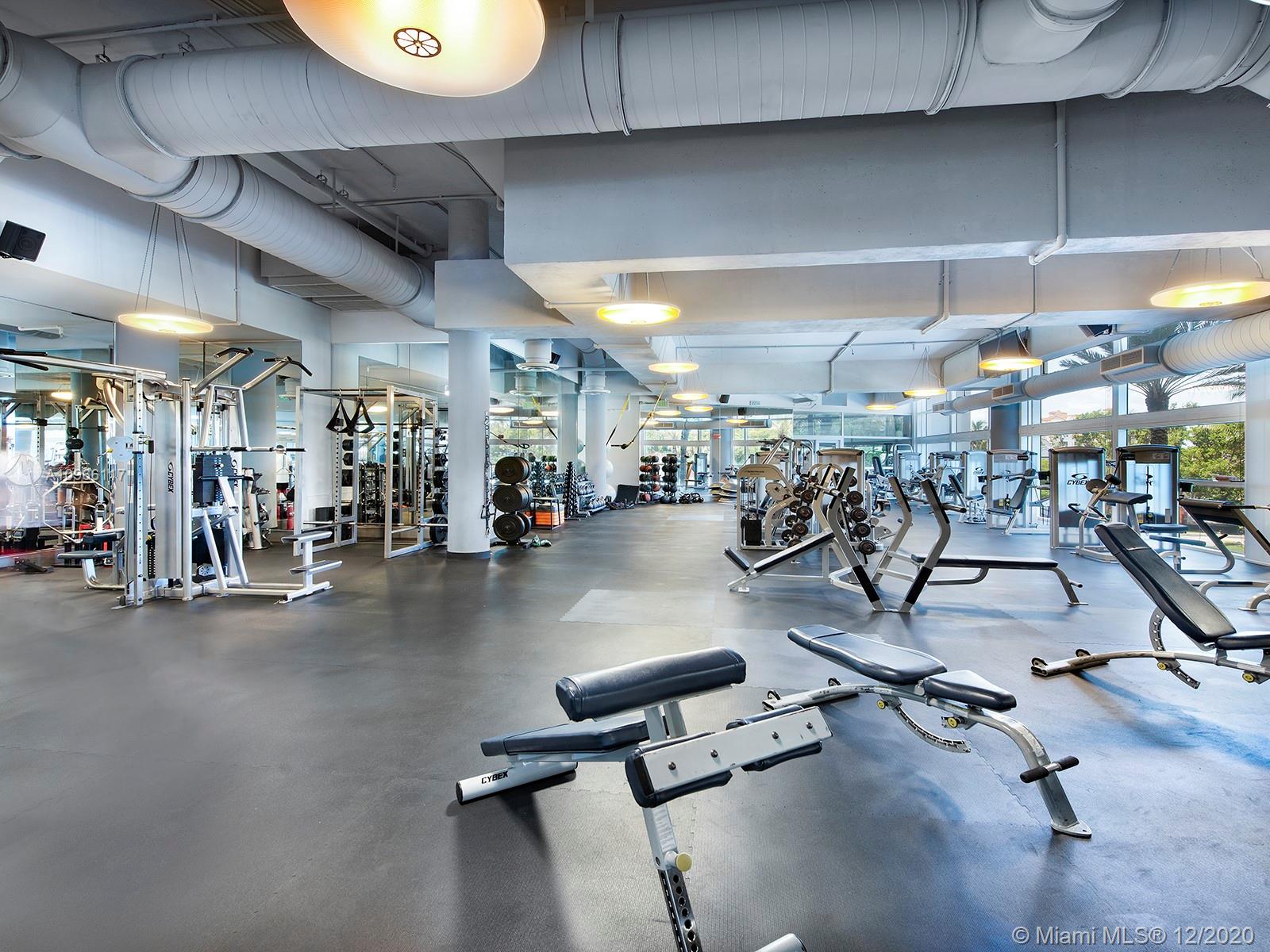 CONTINUUM NORTH TOWER - Residential