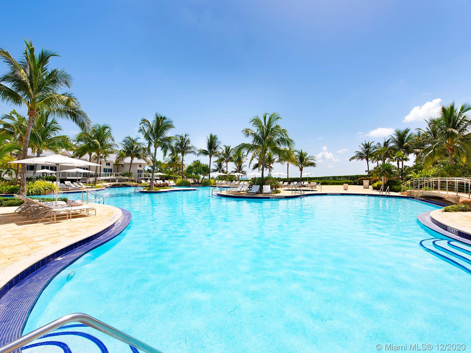 CONTINUUM NORTH TOWER - Residential