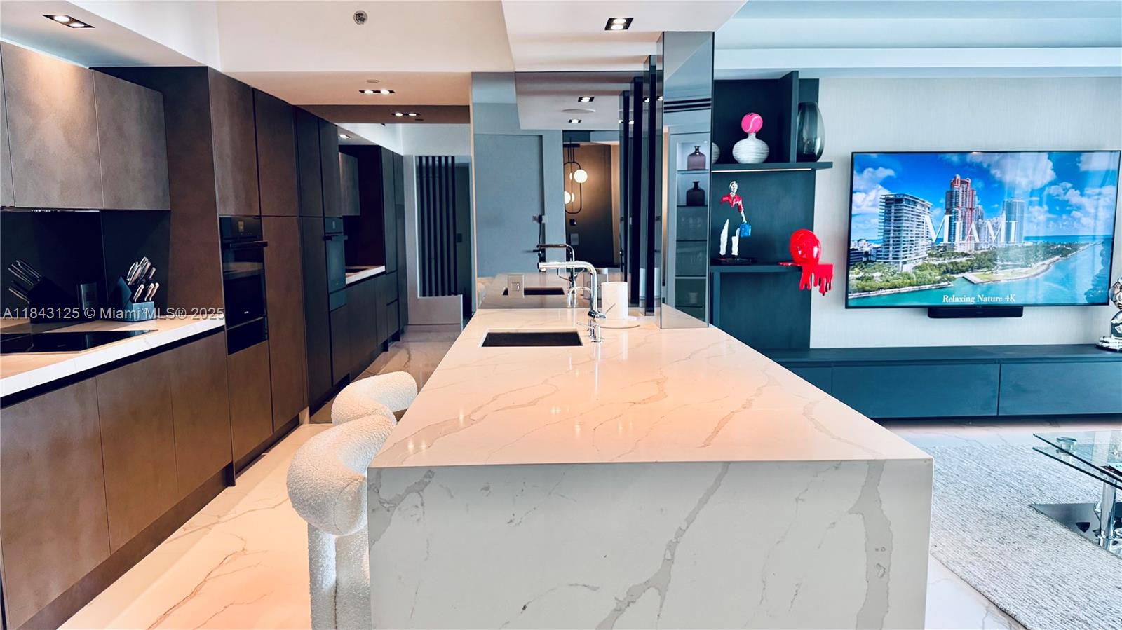 1000 S Pointe Dr 1706