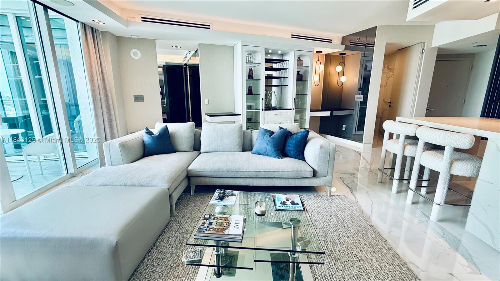 1000 S Pointe Dr 1706