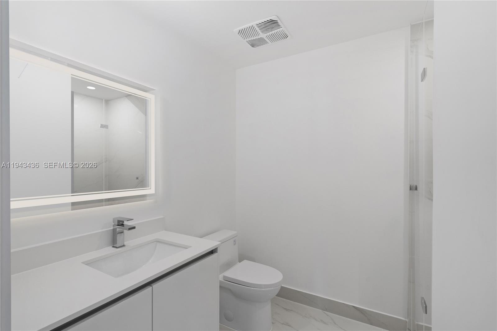 ARIA RESERVE - Residential Lease