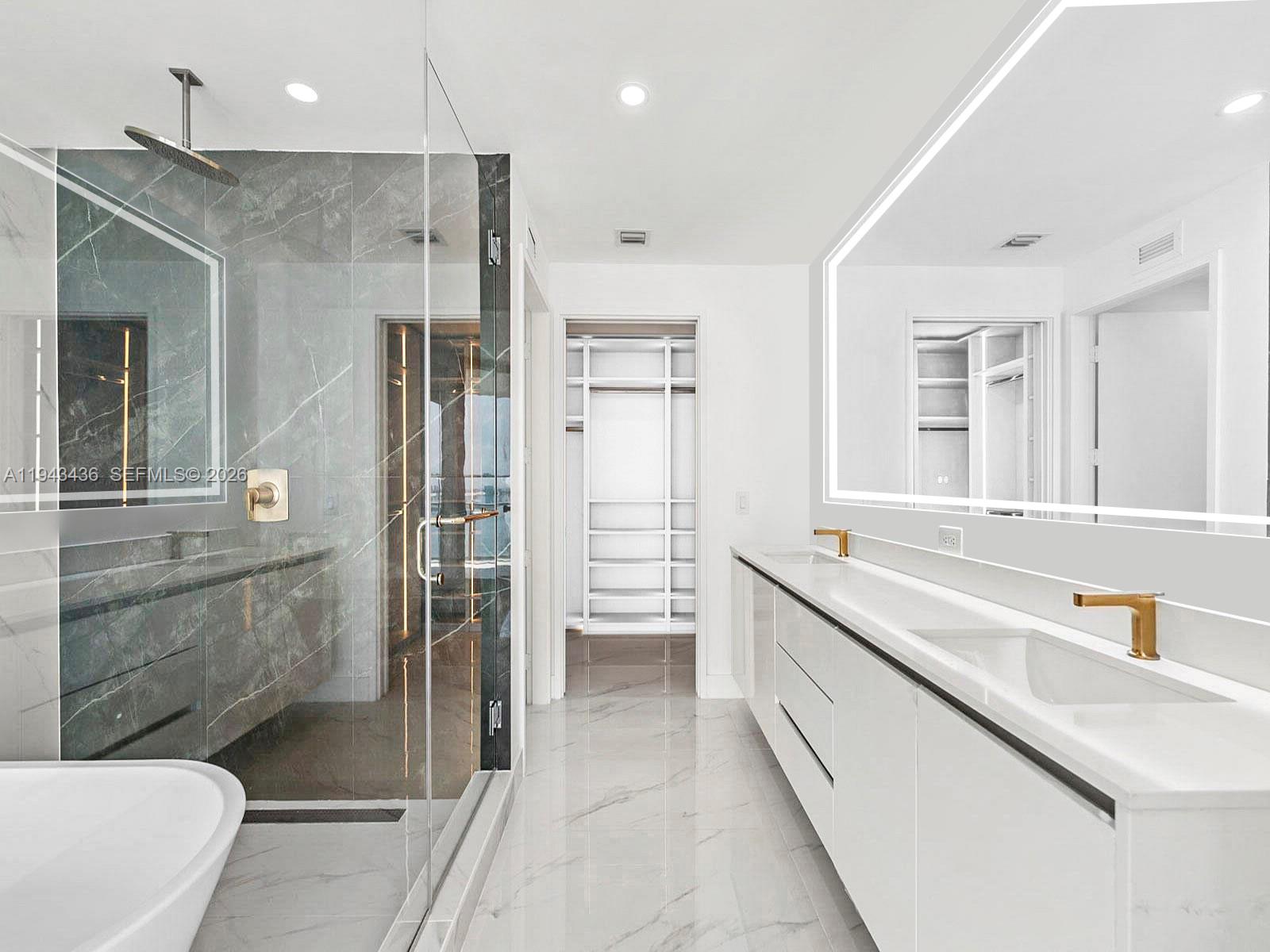 ARIA RESERVE - Residential Lease