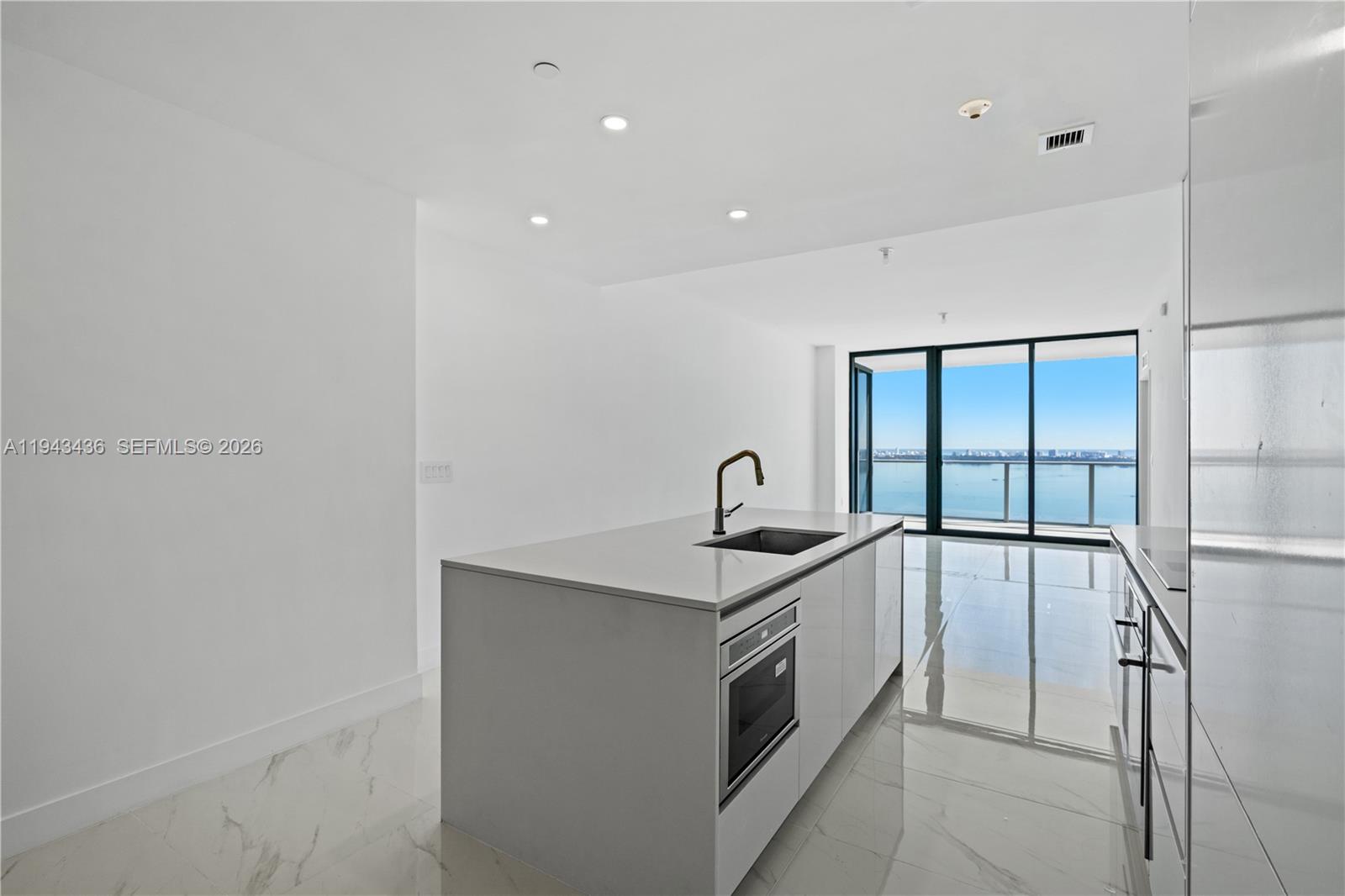 ARIA RESERVE - Residential Lease