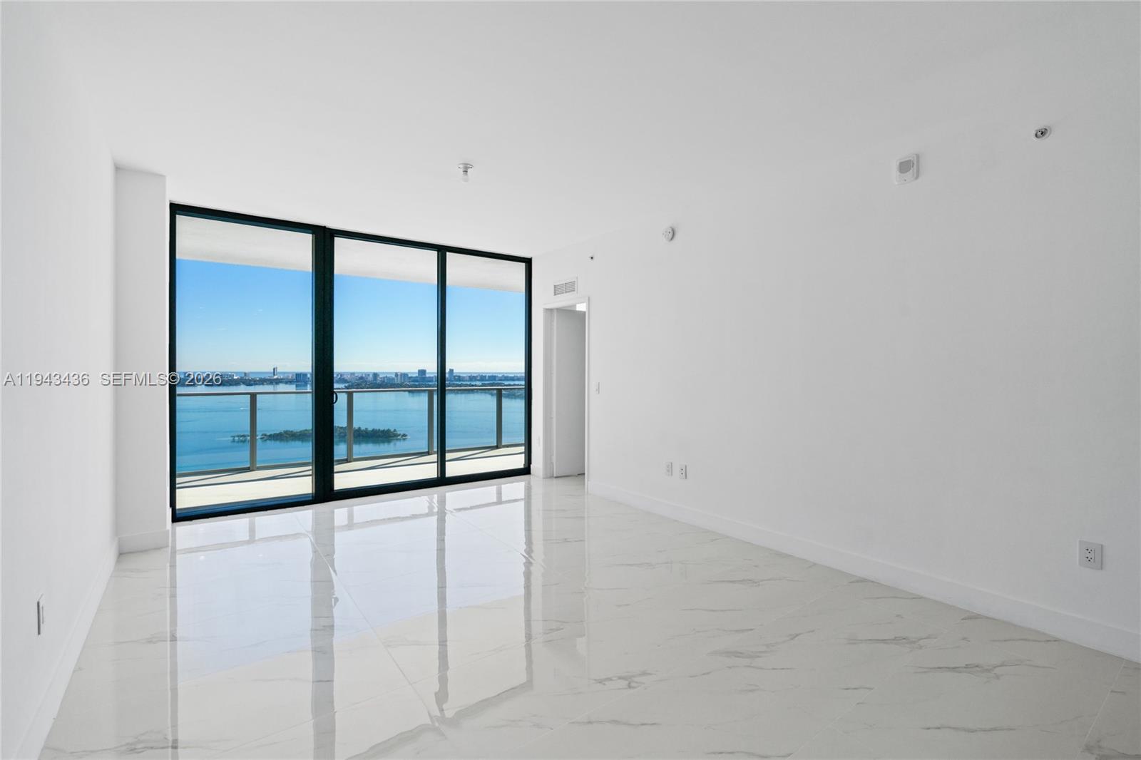 ARIA RESERVE - Residential Lease