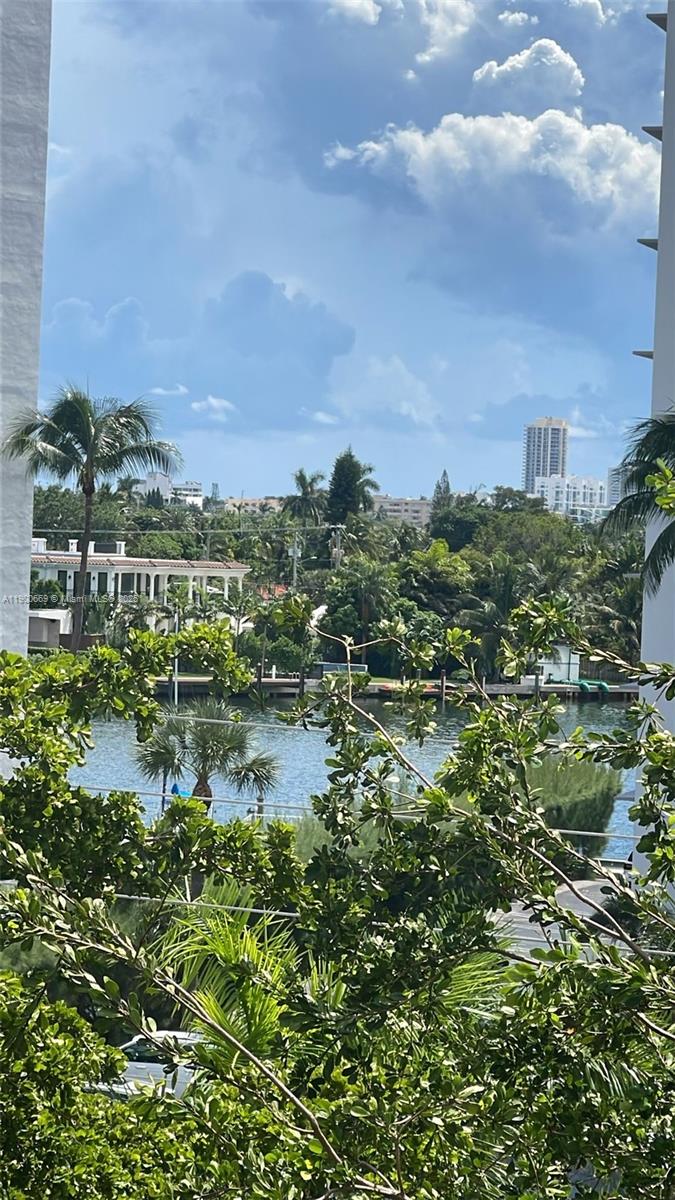 LONGWOOD TOWERS CONDO - Residential Lease