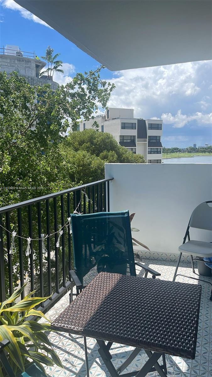 LONGWOOD TOWERS CONDO - Residential Lease