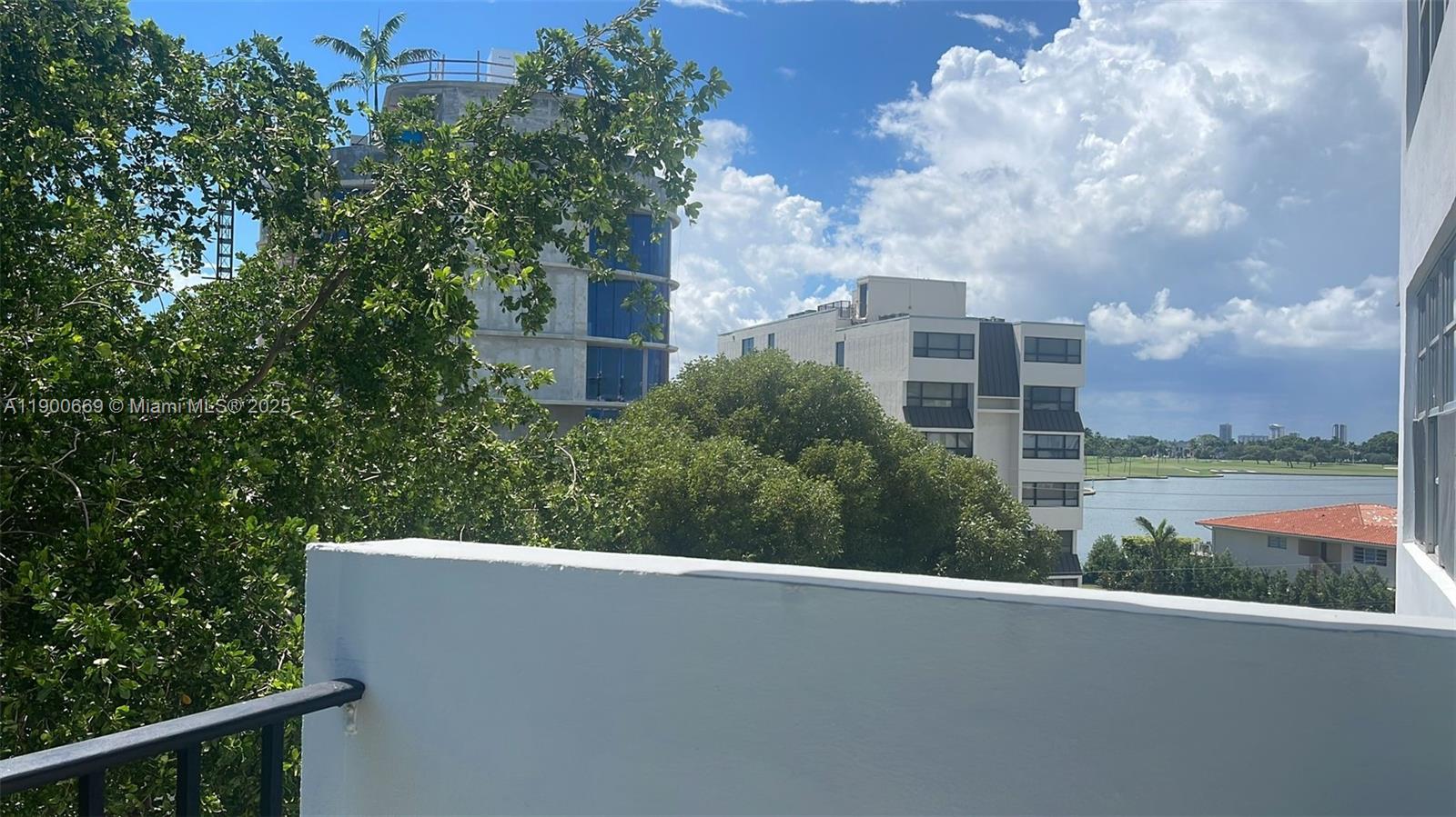 LONGWOOD TOWERS CONDO - Residential Lease