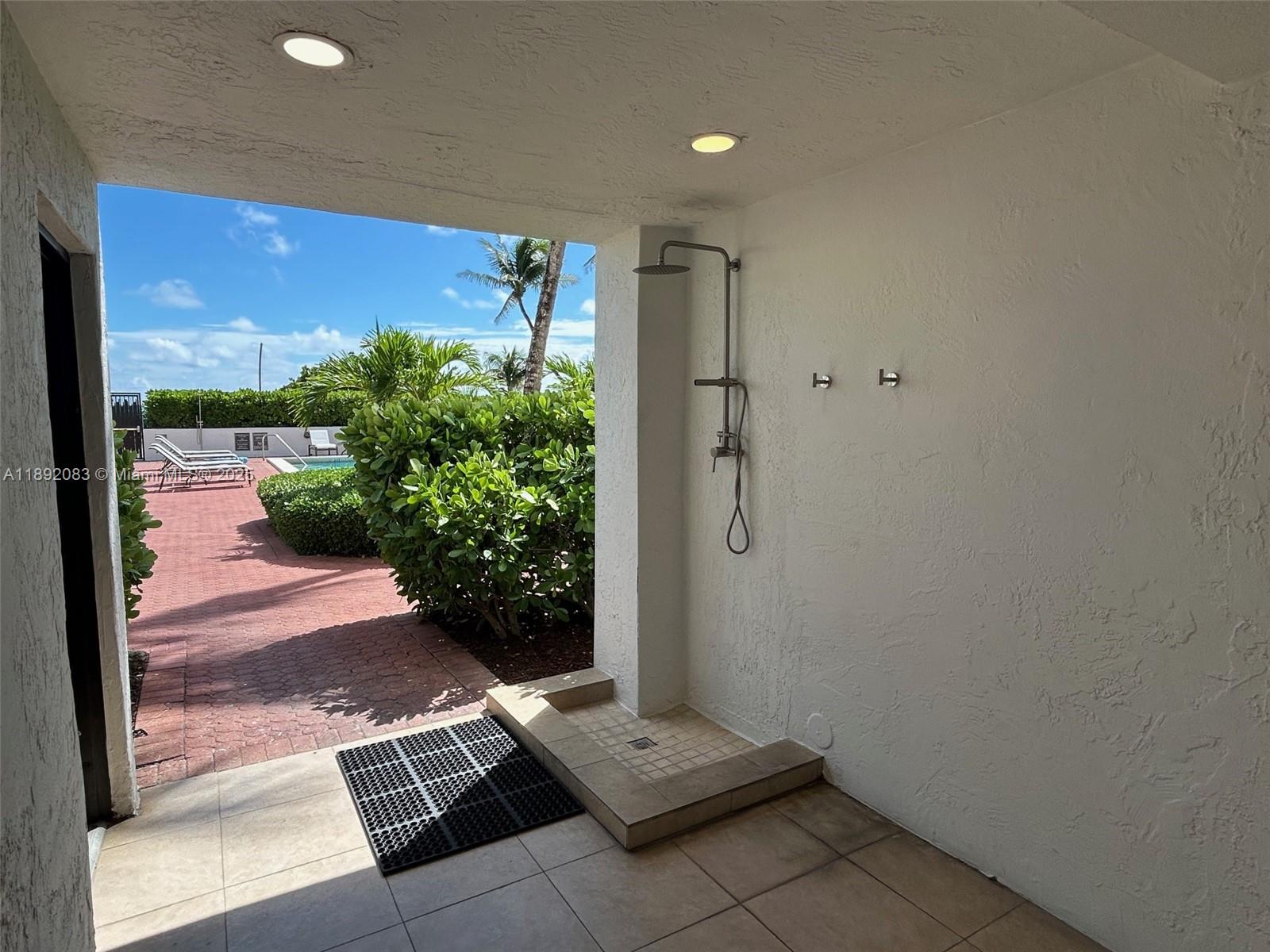 GALERIA CONDO - Residential Lease