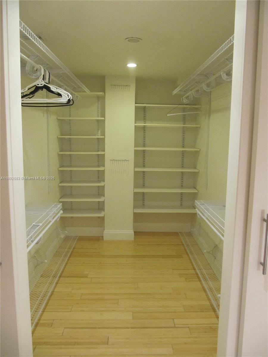 GALERIA CONDO - Residential Lease