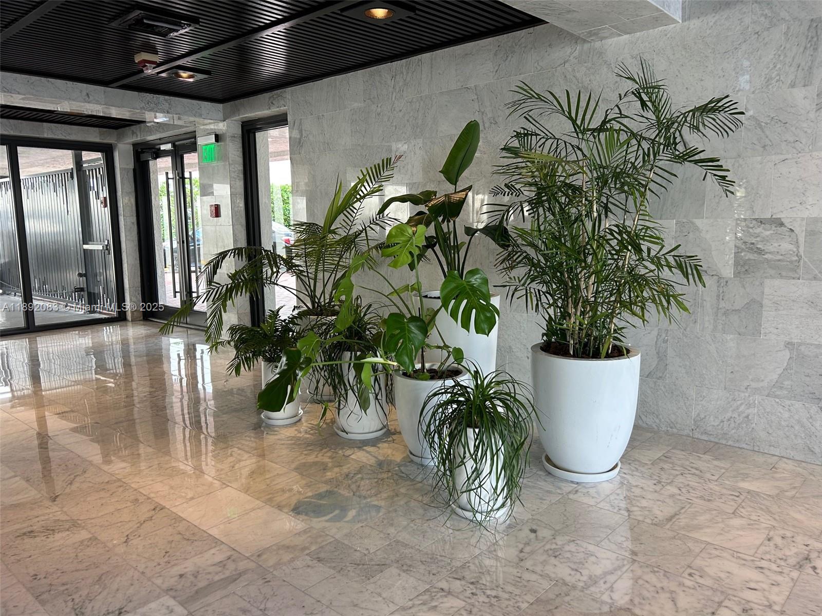 GALERIA CONDO - Residential Lease