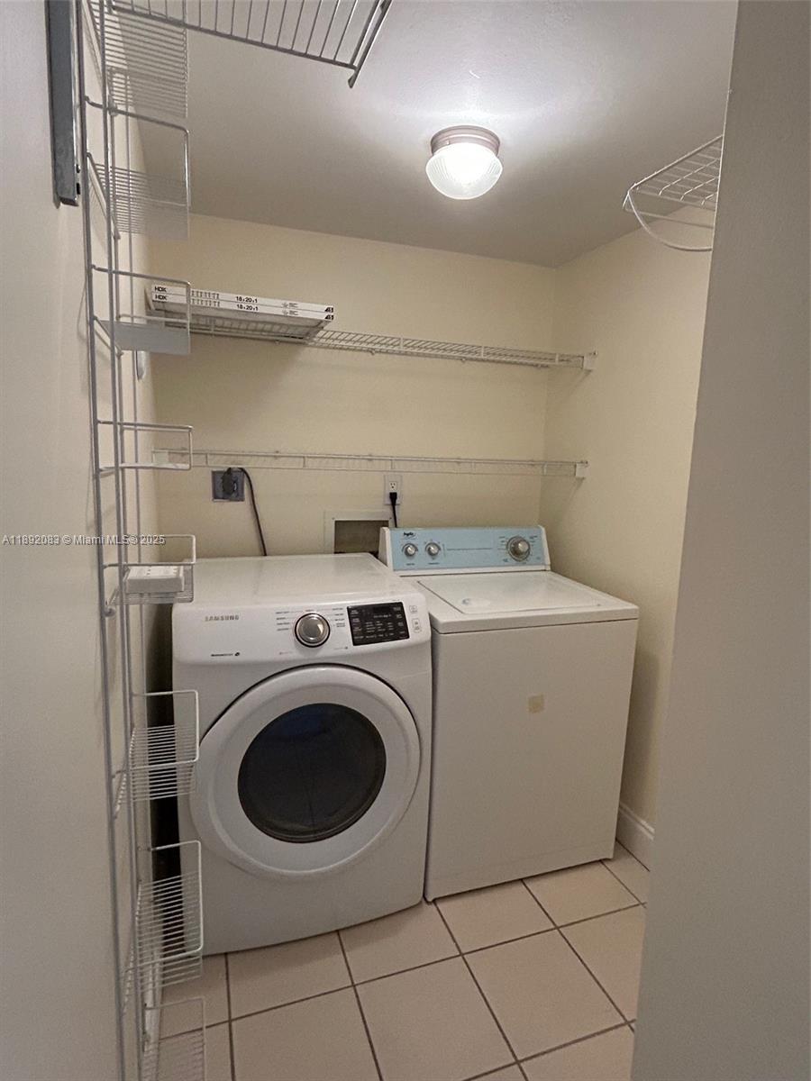 GALERIA CONDO - Residential Lease