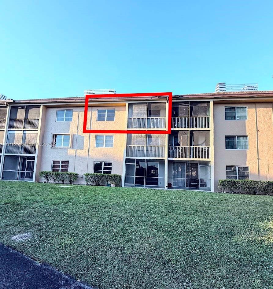 CASCADES OF LAUDERHILL - Residential