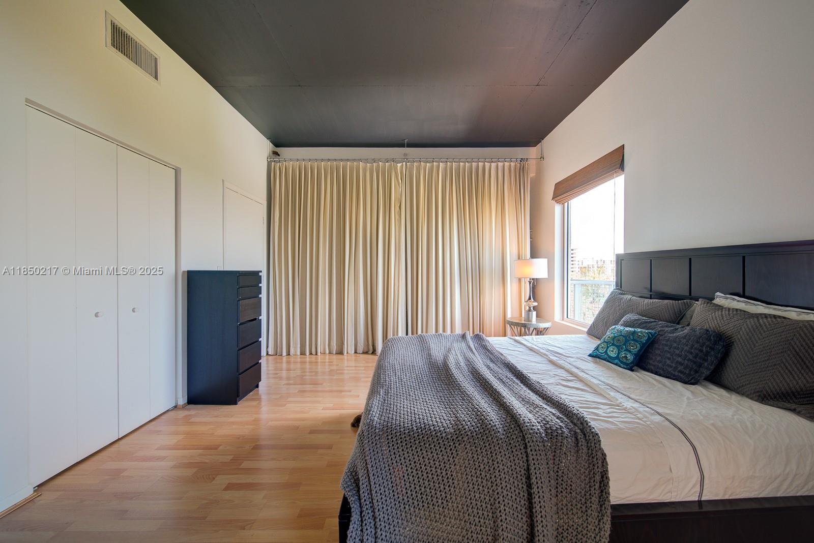 NEO CONDO - Residential