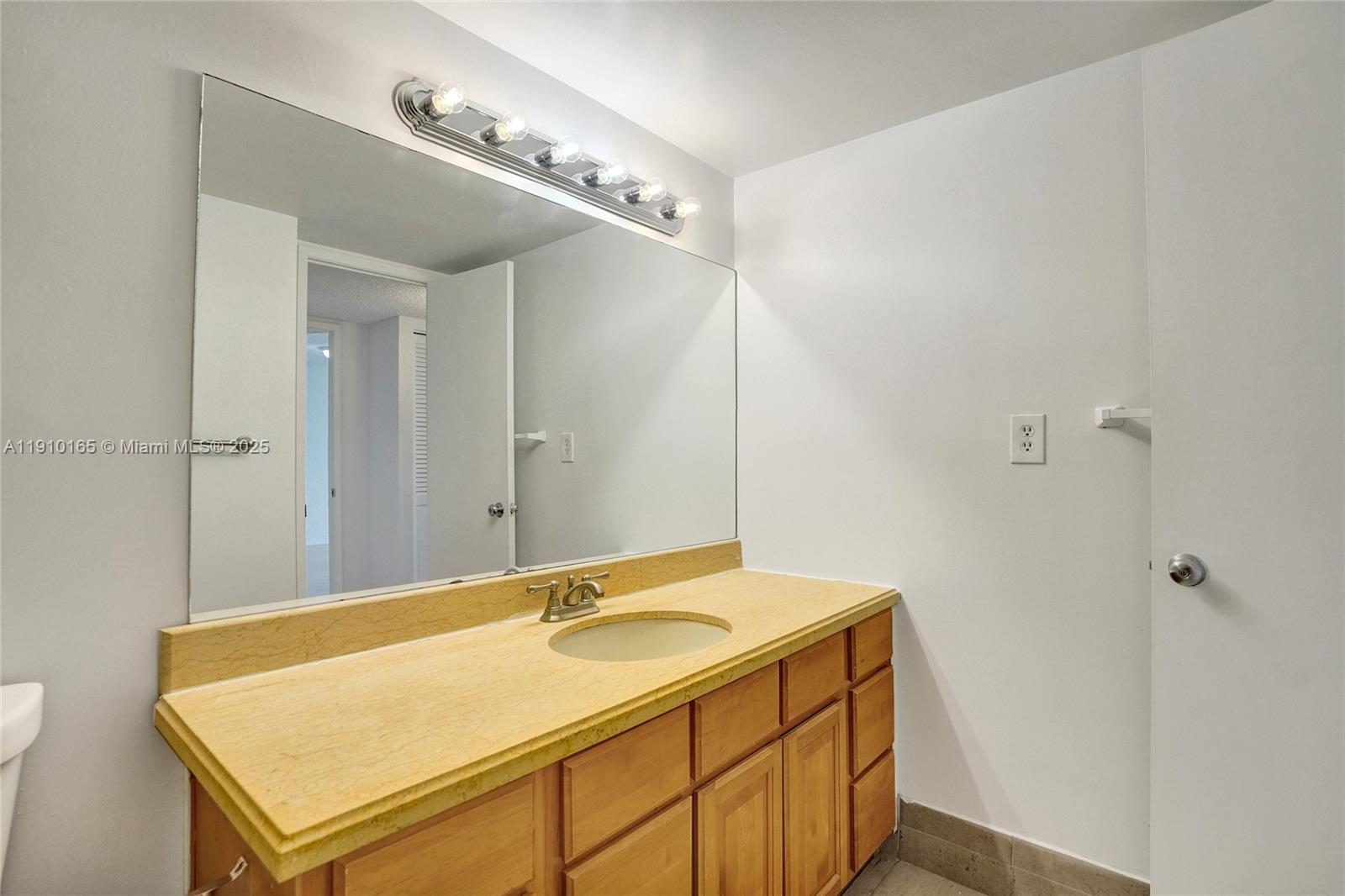 THE CLIPPER AT BISC COVE - Residential Lease