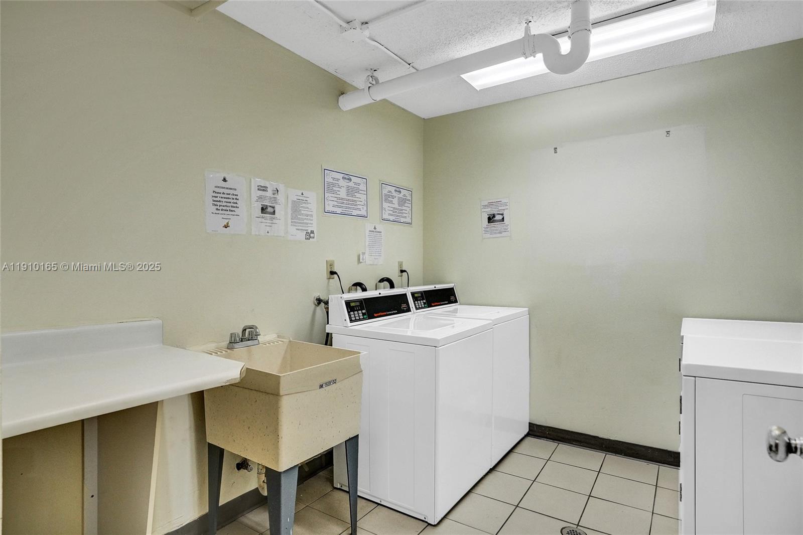 THE CLIPPER AT BISC COVE - Residential Lease