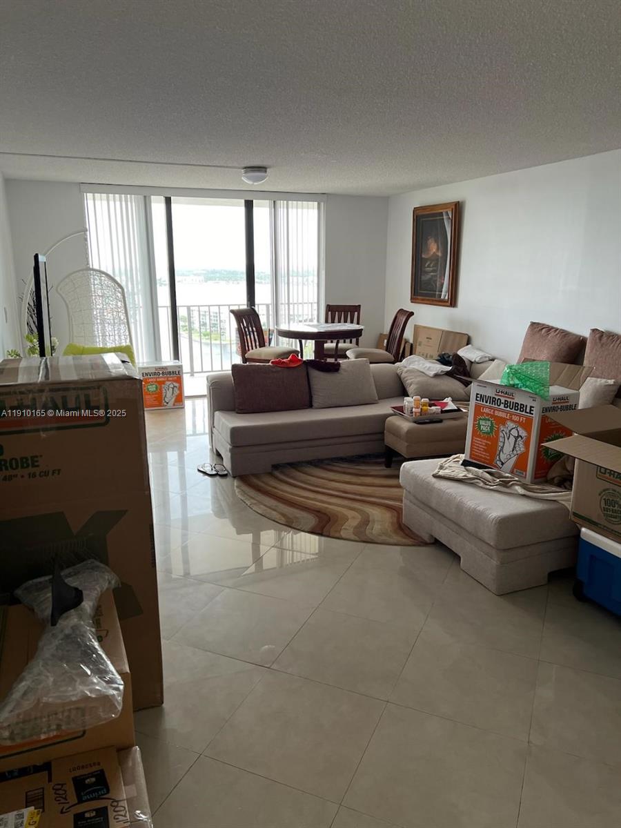 THE CLIPPER AT BISC COVE - Residential Lease