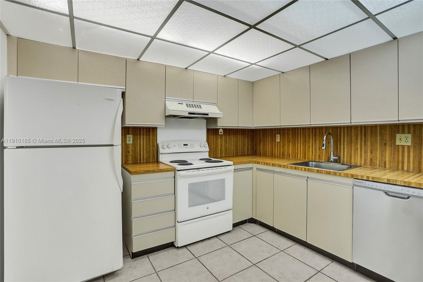 THE CLIPPER AT BISC COVE - Residential Lease