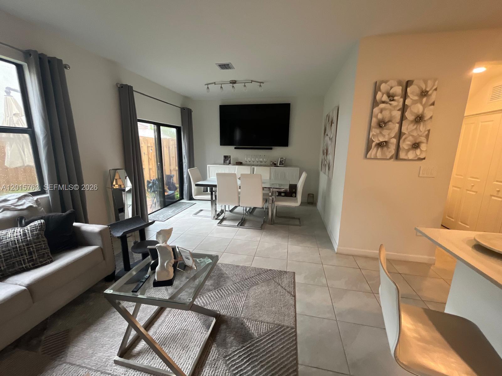 SILVER PALM RESIDENTIAL H - Residential