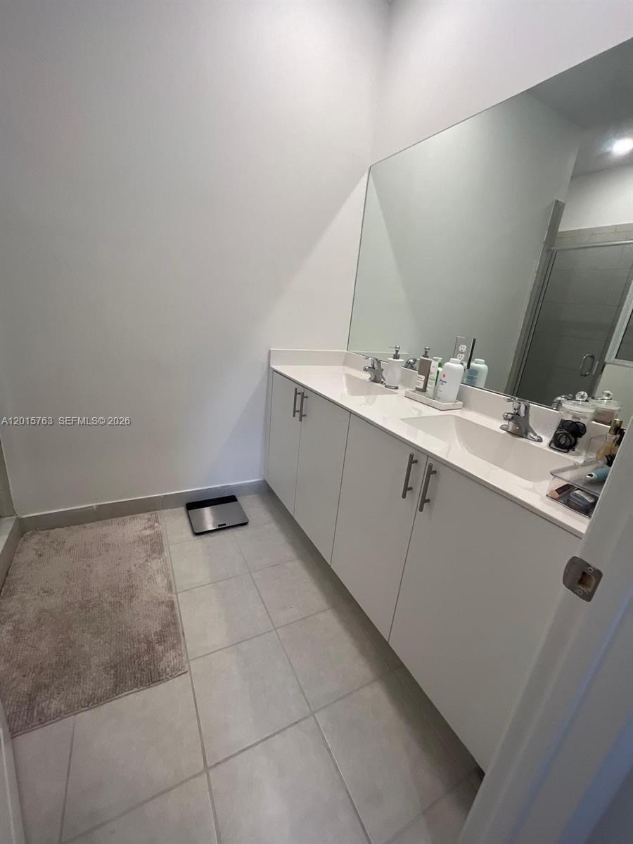 SILVER PALM RESIDENTIAL H - Residential