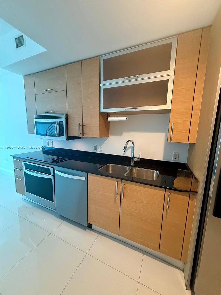 INFINITY AT BRICKELL COND - Residential Lease