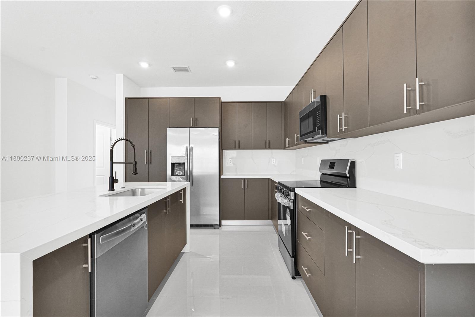 22459 Sw 125 Ave B, Miami, Broward County, Florida - 5 Bedrooms  
3 Bathrooms - 