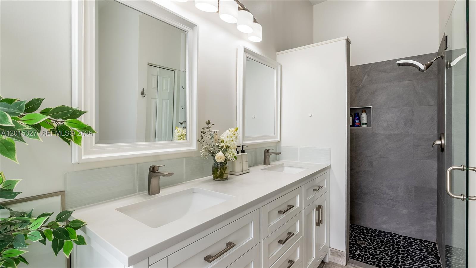 SAVANNAH ESTATES - Residential