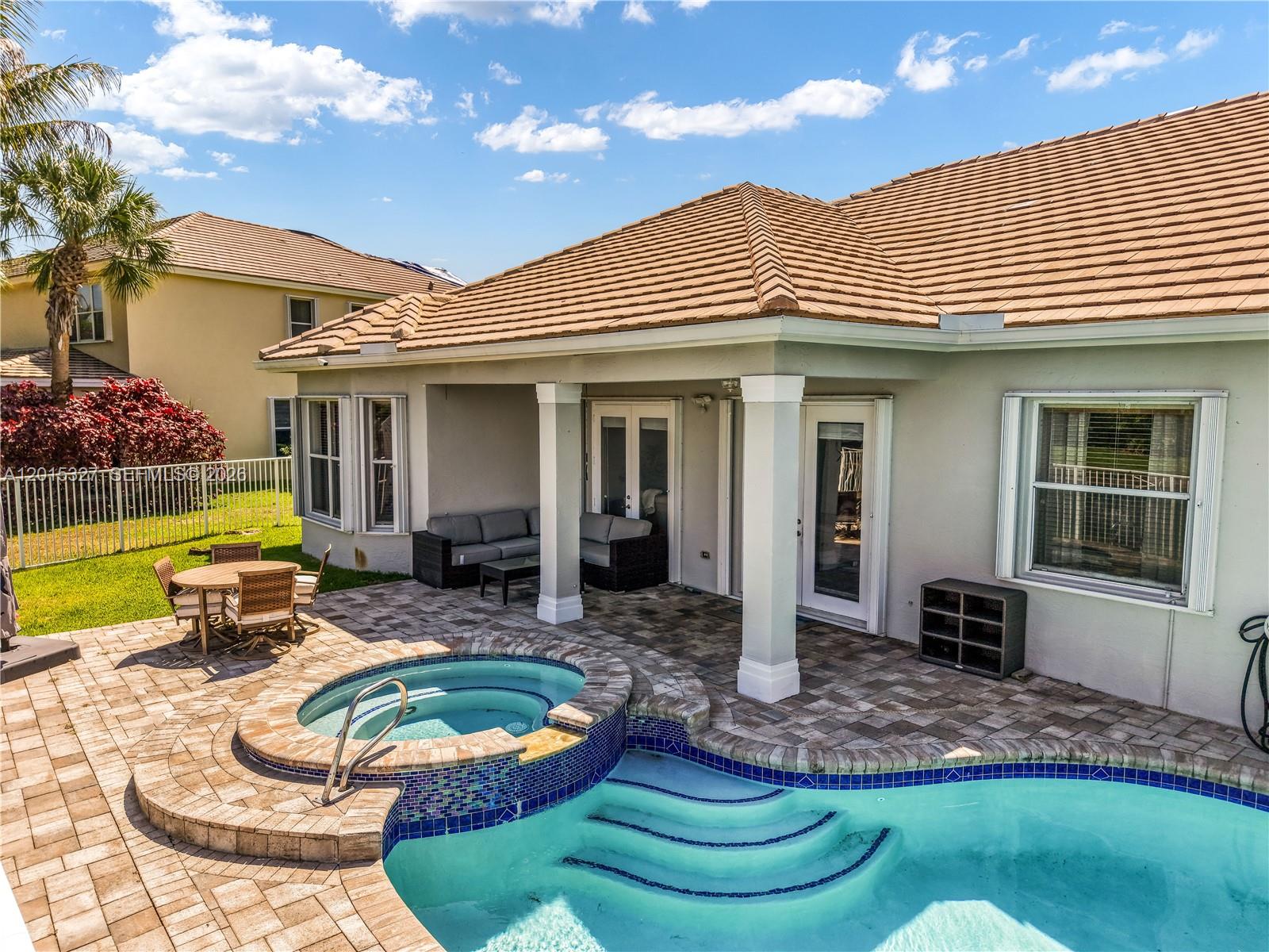SAVANNAH ESTATES - Residential
