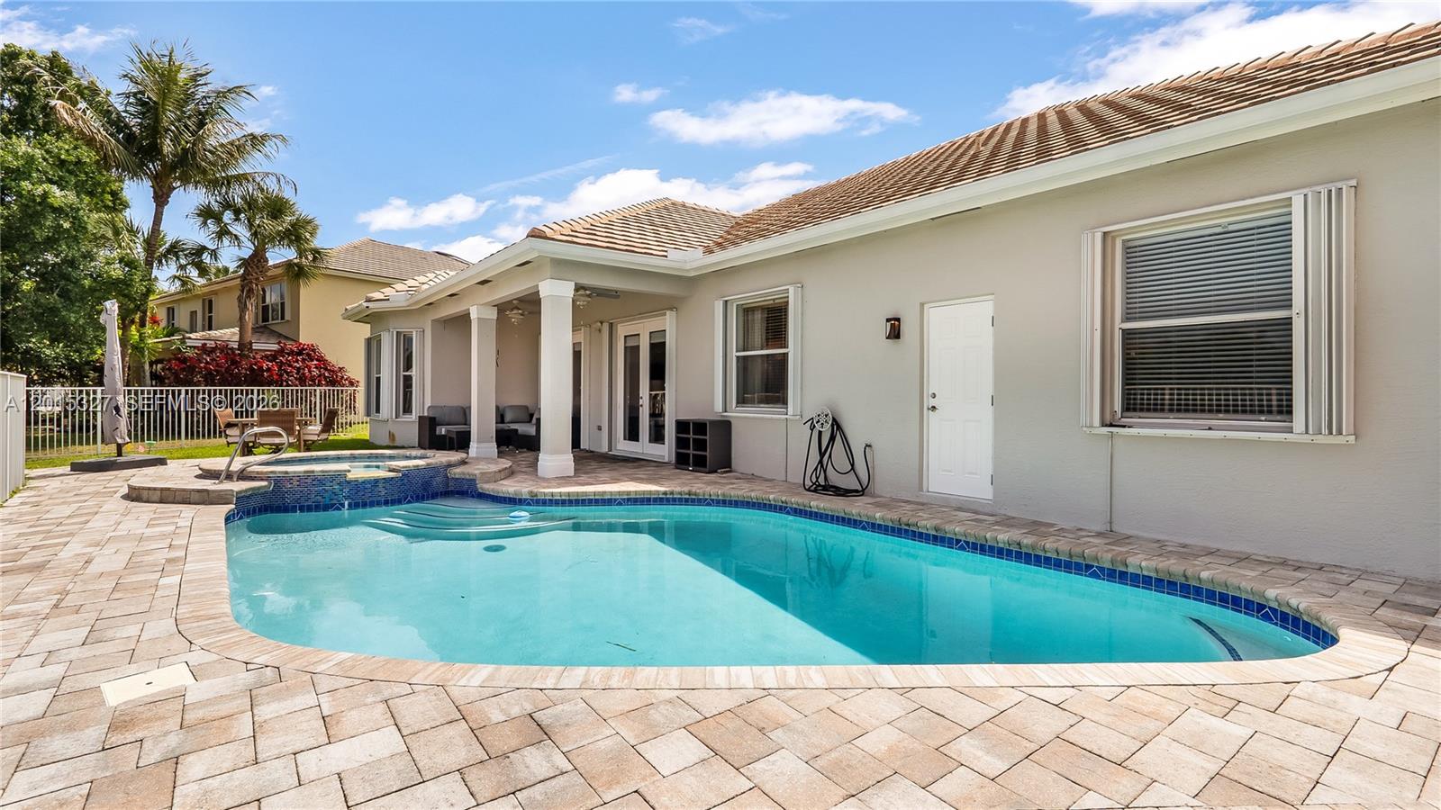 SAVANNAH ESTATES - Residential