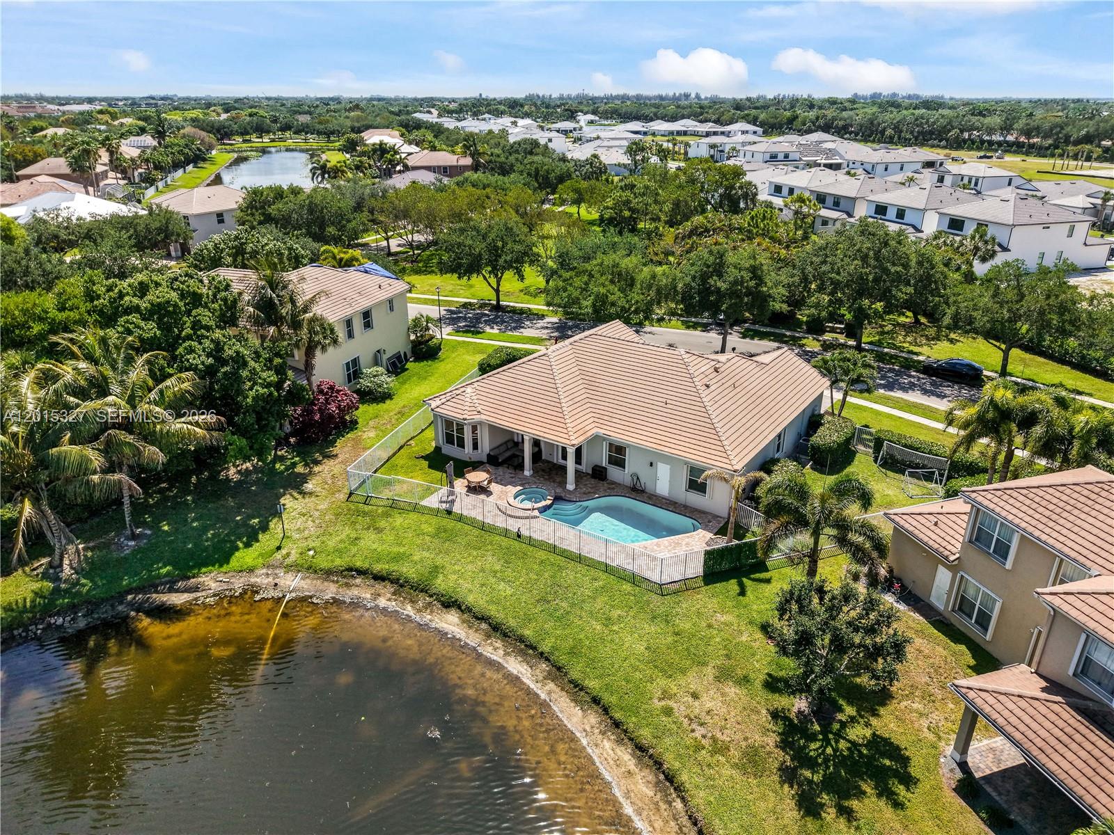 SAVANNAH ESTATES - Residential