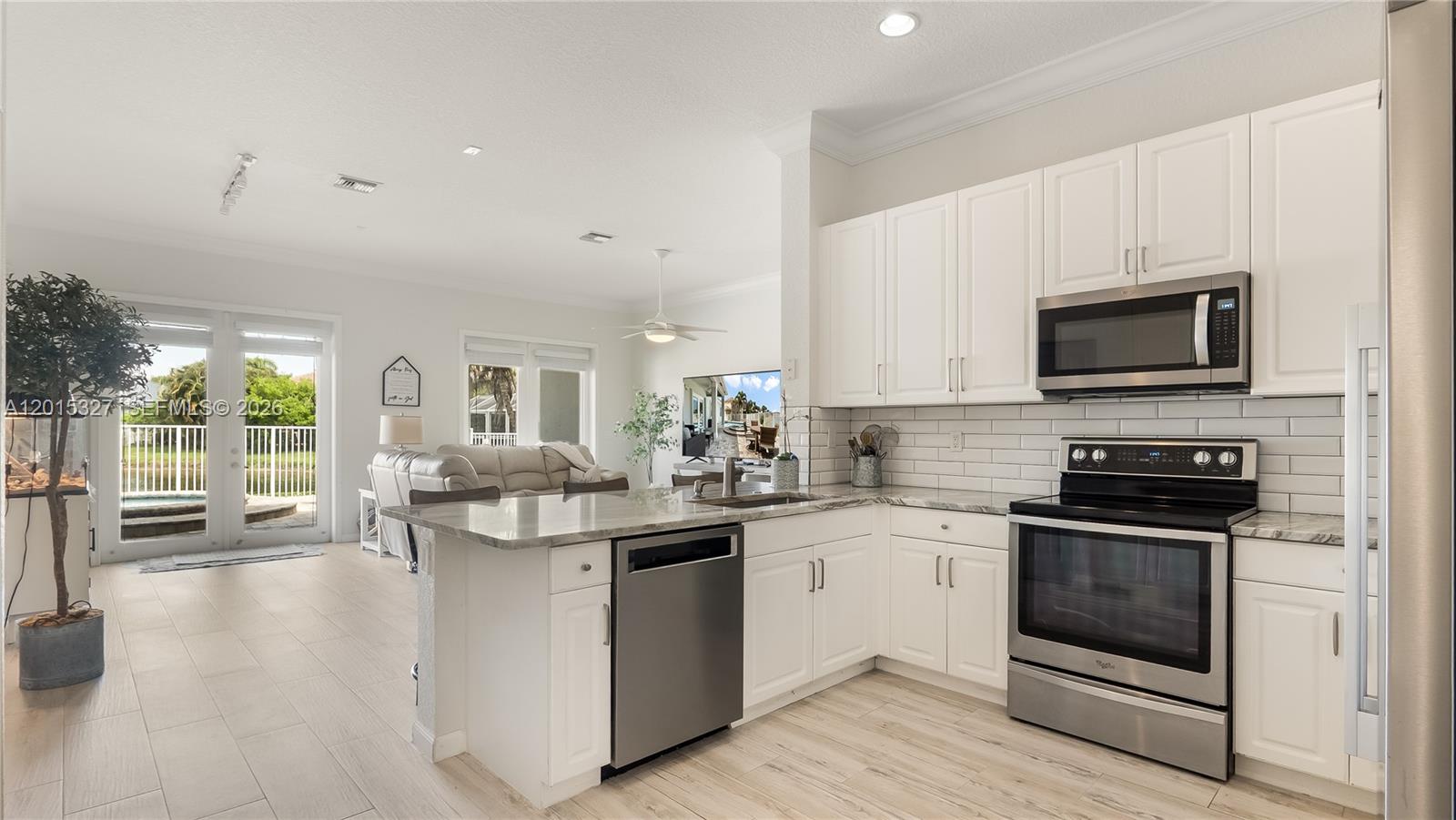 SAVANNAH ESTATES - Residential