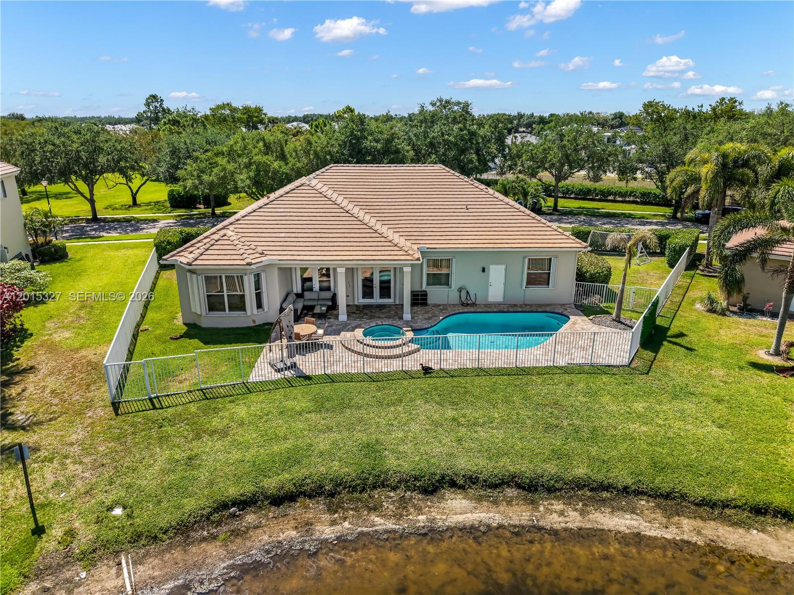 SAVANNAH ESTATES - Residential