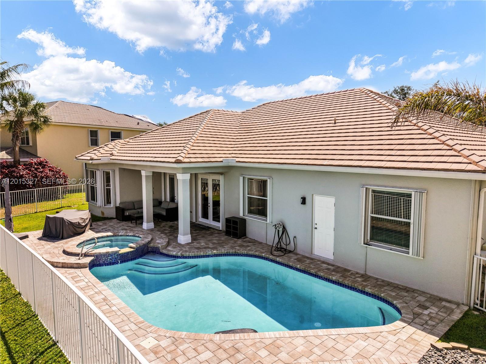 SAVANNAH ESTATES - Residential
