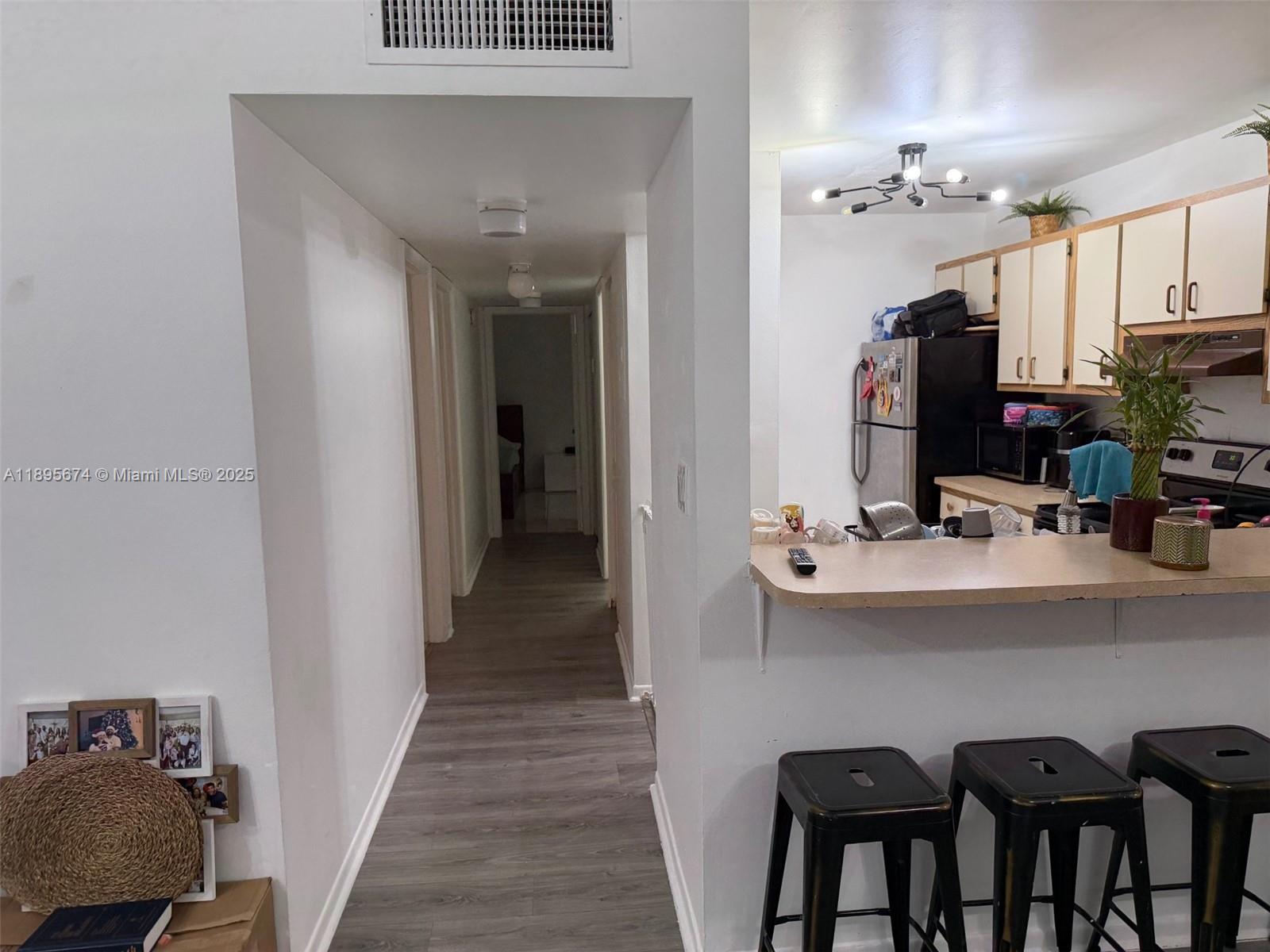 THE COURTS AT KENDALL CON - Residential Lease