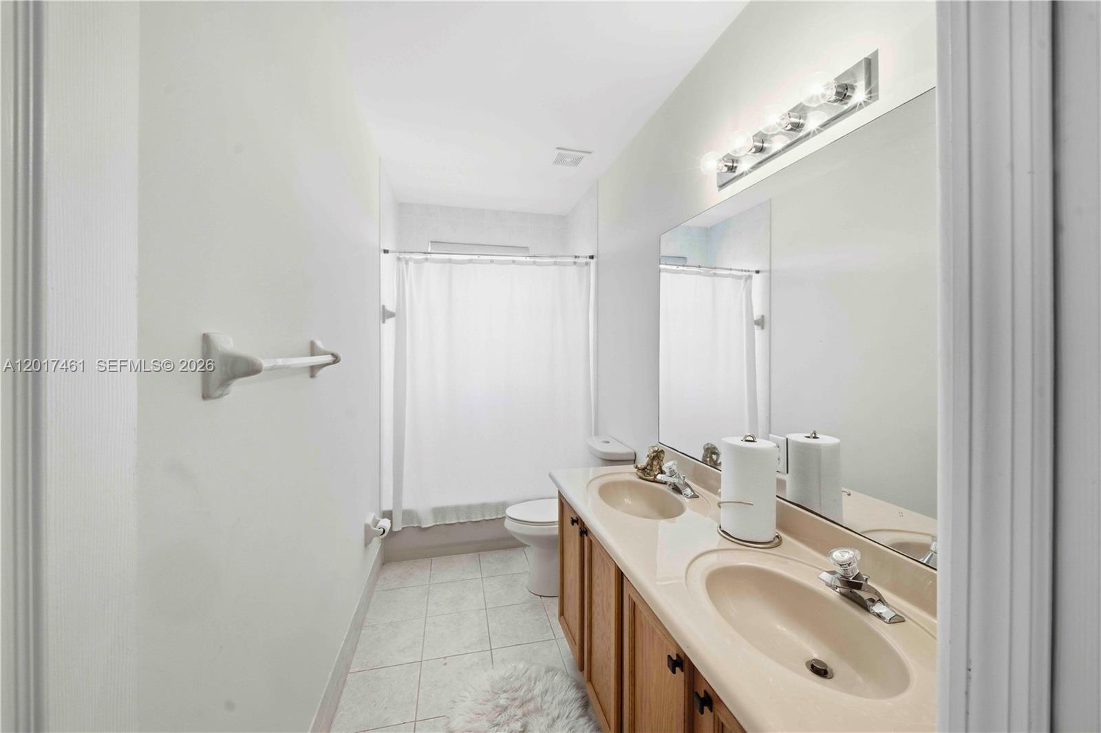 HARBOUR LAKES ESTATES - Residential