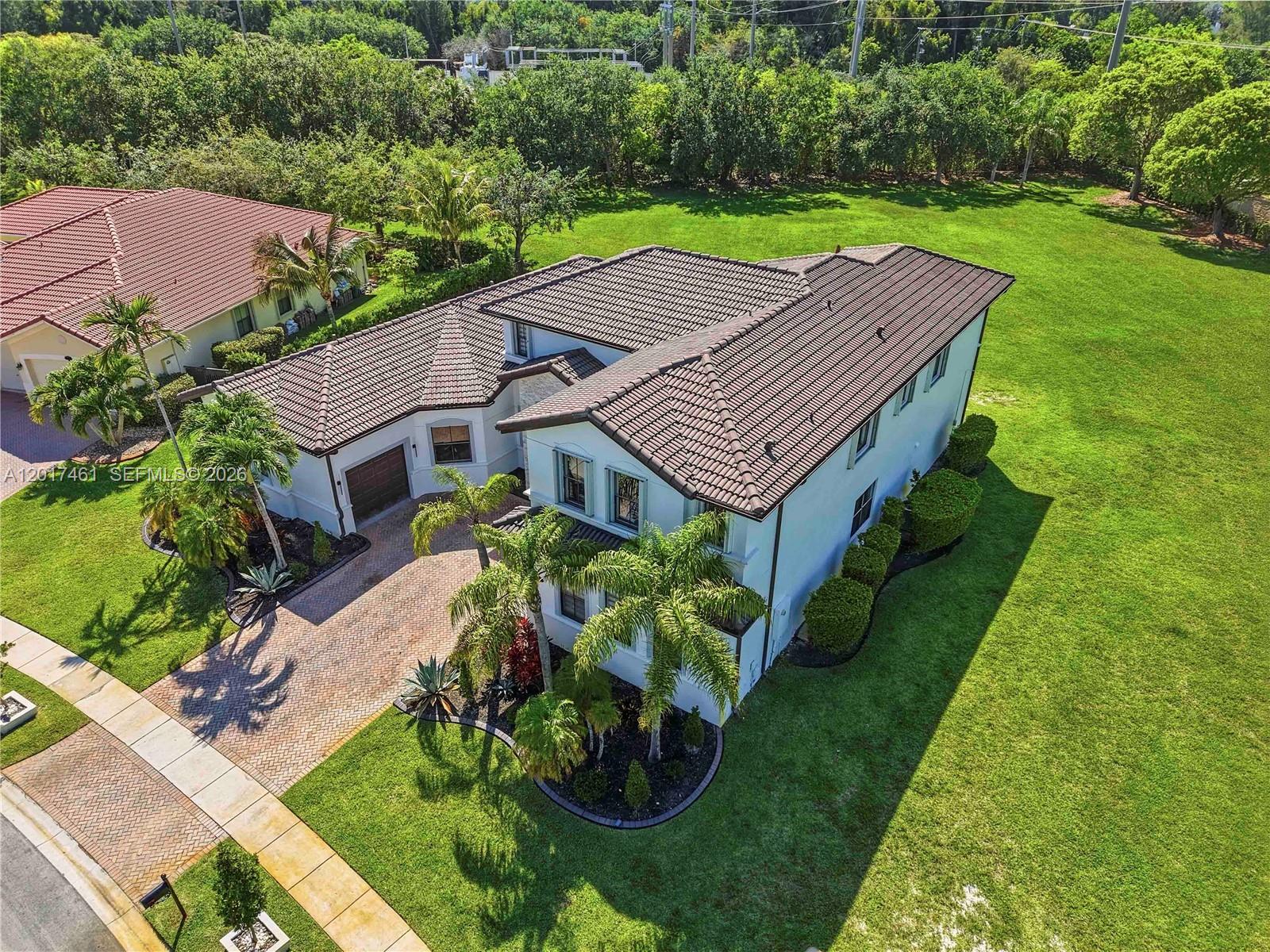 HARBOUR LAKES ESTATES - Residential