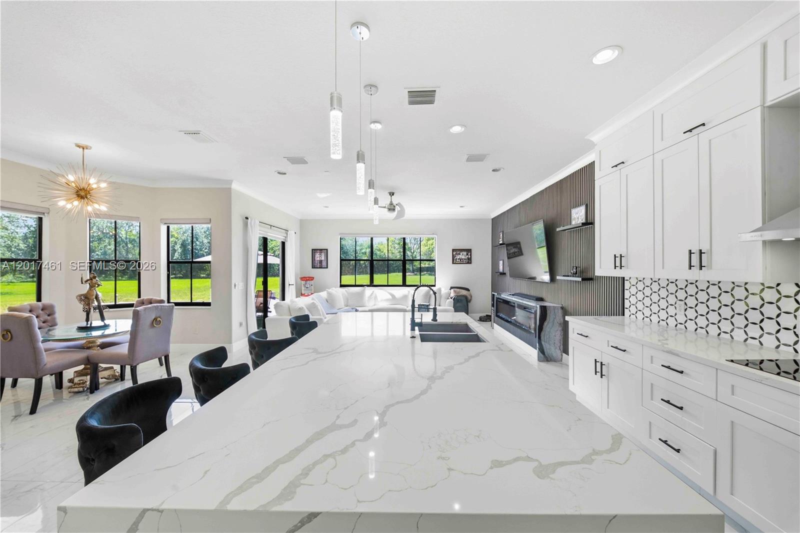 HARBOUR LAKES ESTATES - Residential