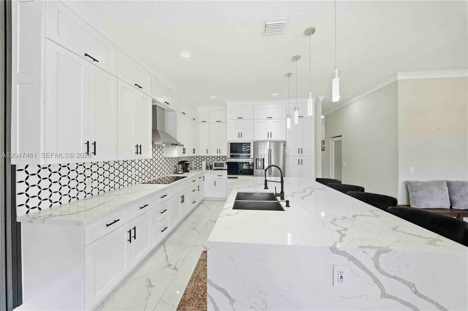 HARBOUR LAKES ESTATES - Residential
