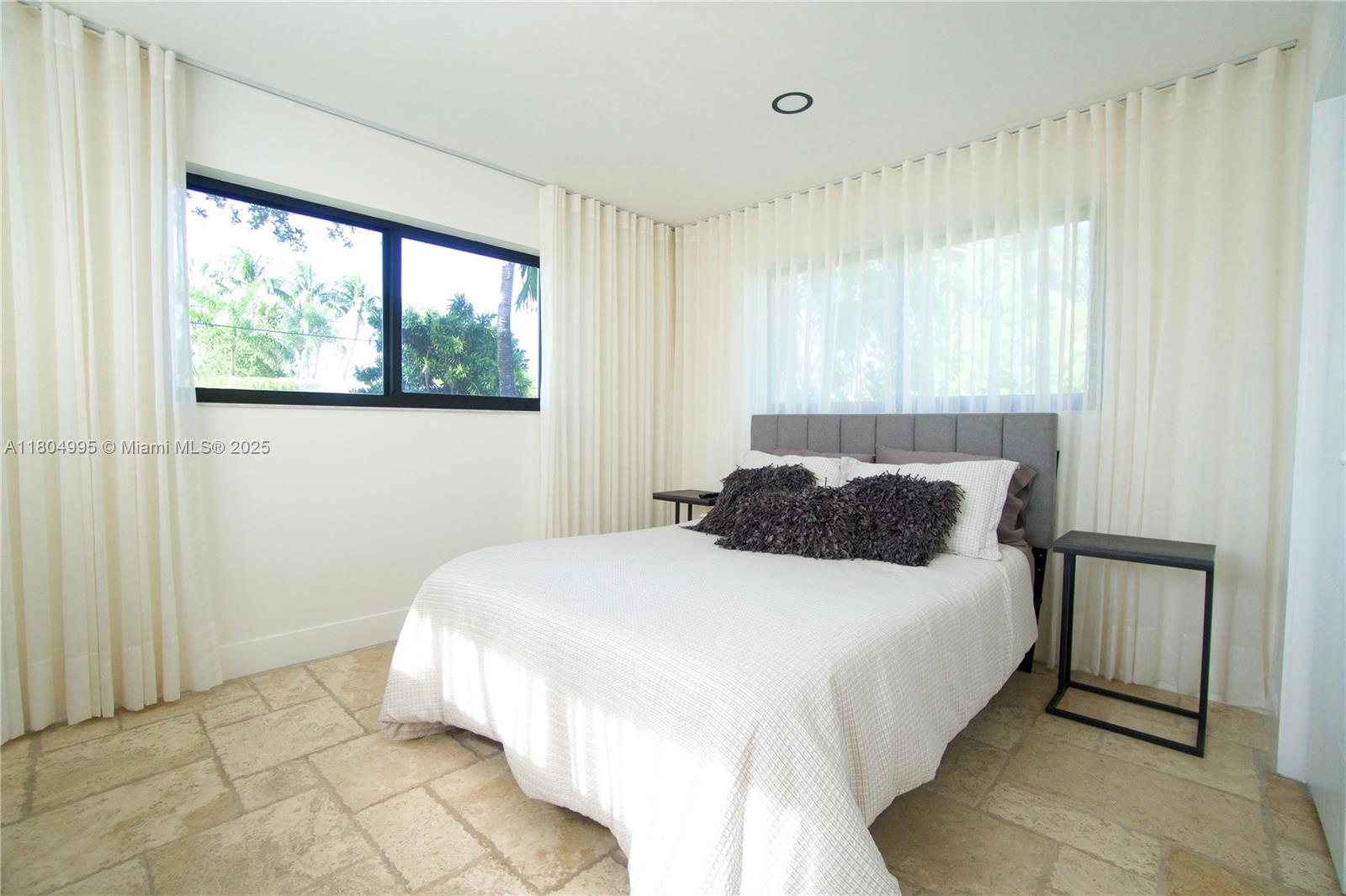 SOUTH NEW RIVER ISLES SEC - Residential